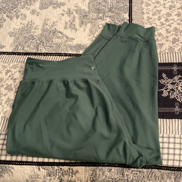 Old Navy Green Women's Pants - Picture 3 of 3